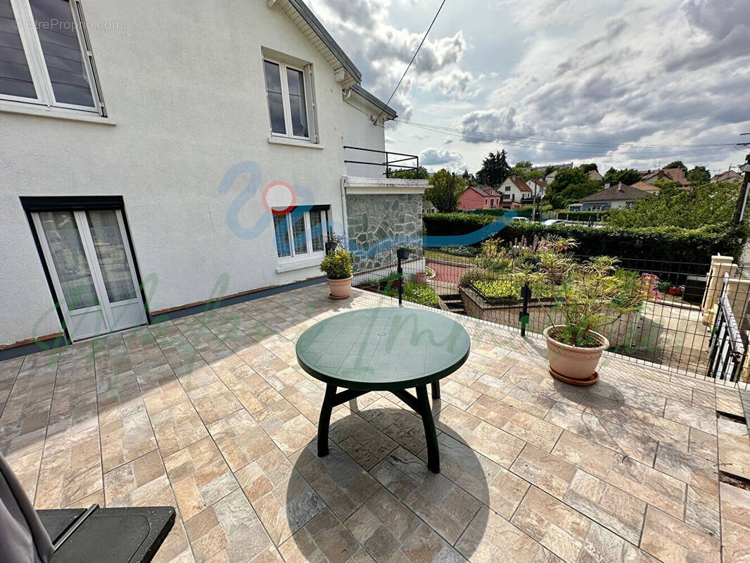 Maison à BONNIERES-SUR-SEINE