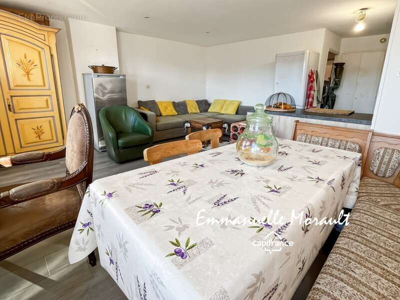 Appartement à BAGNOLS-EN-FORET