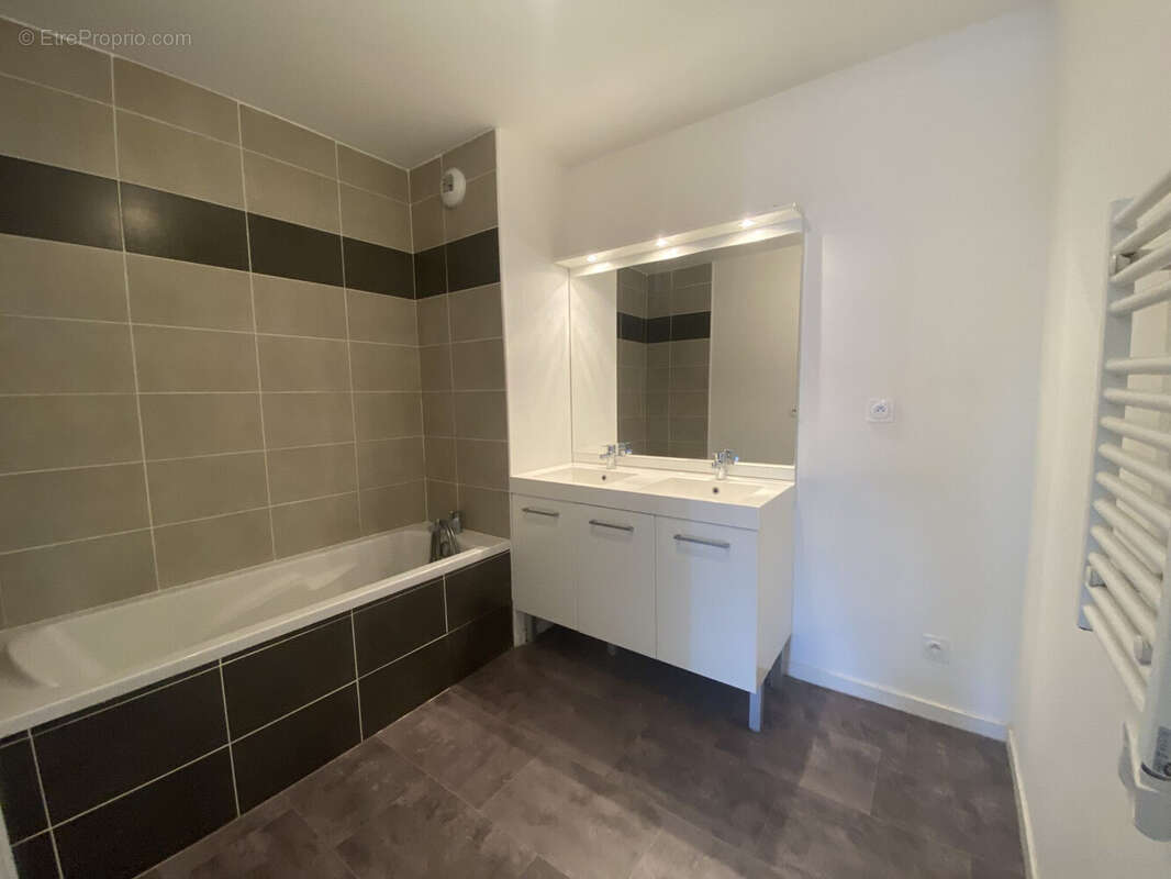 Appartement à BOURGOIN-JALLIEU