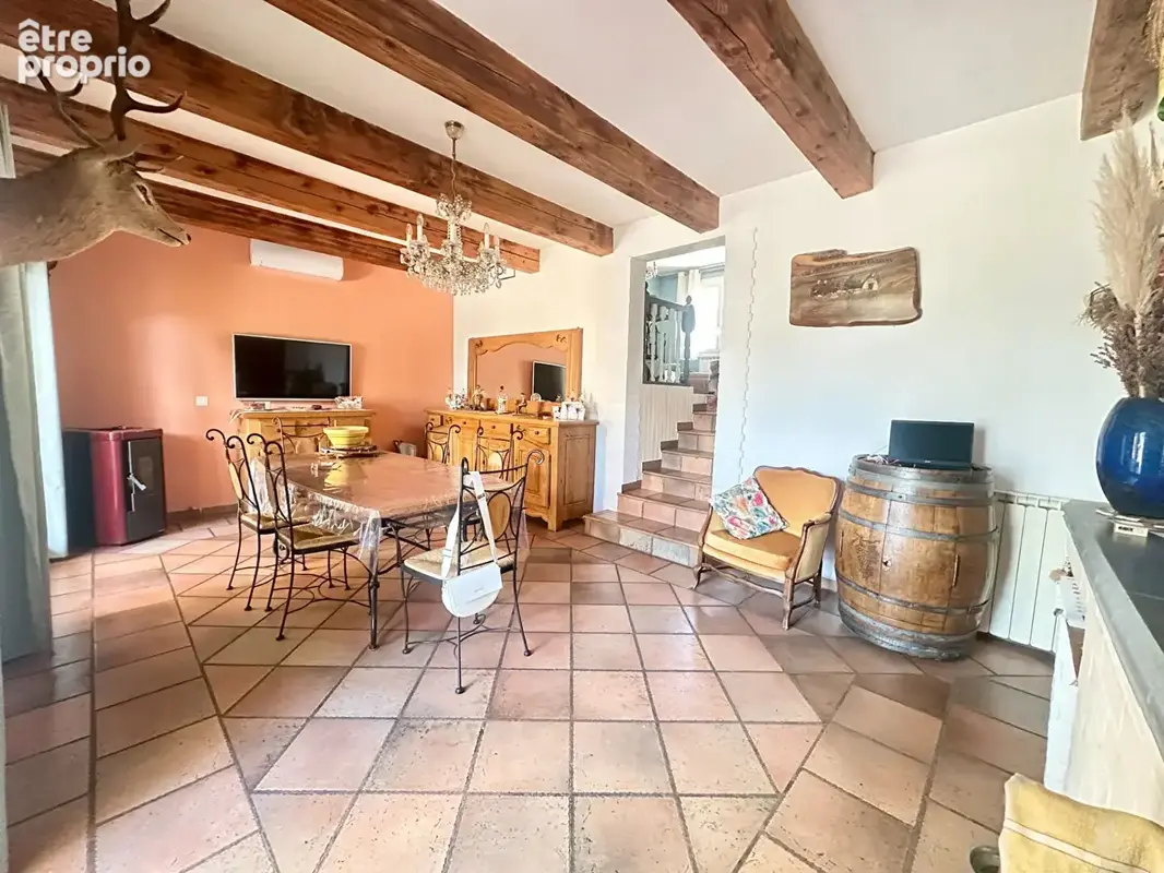 Maison de 110 m²  3 chambres avec piscine et vue dégagée sur le Coudon - photo 4