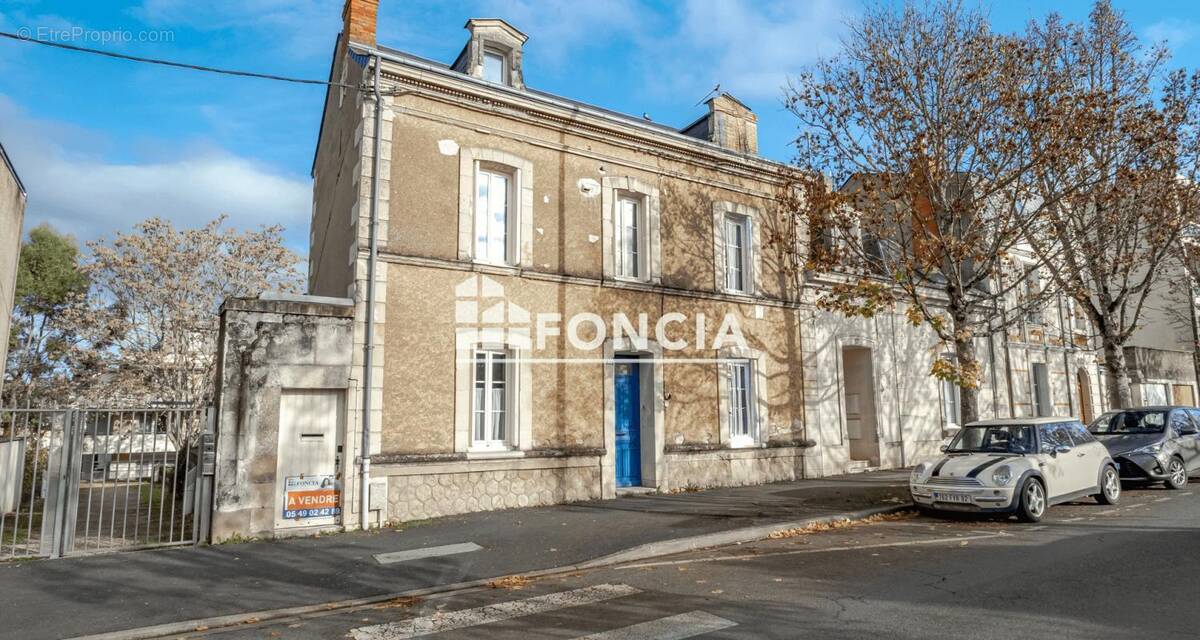 Maison à CHATELLERAULT