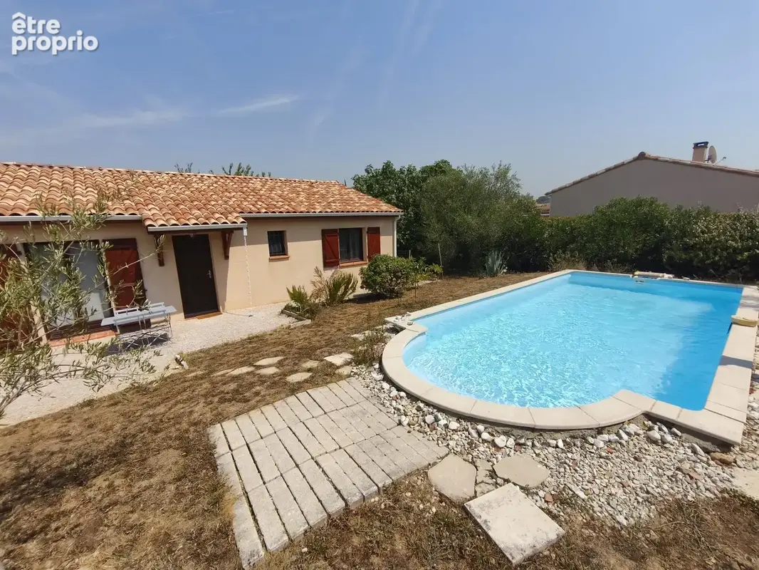 Maison T4 de plain-pied de 93 m2 avec jardin clos, piscine et garage - photo 2