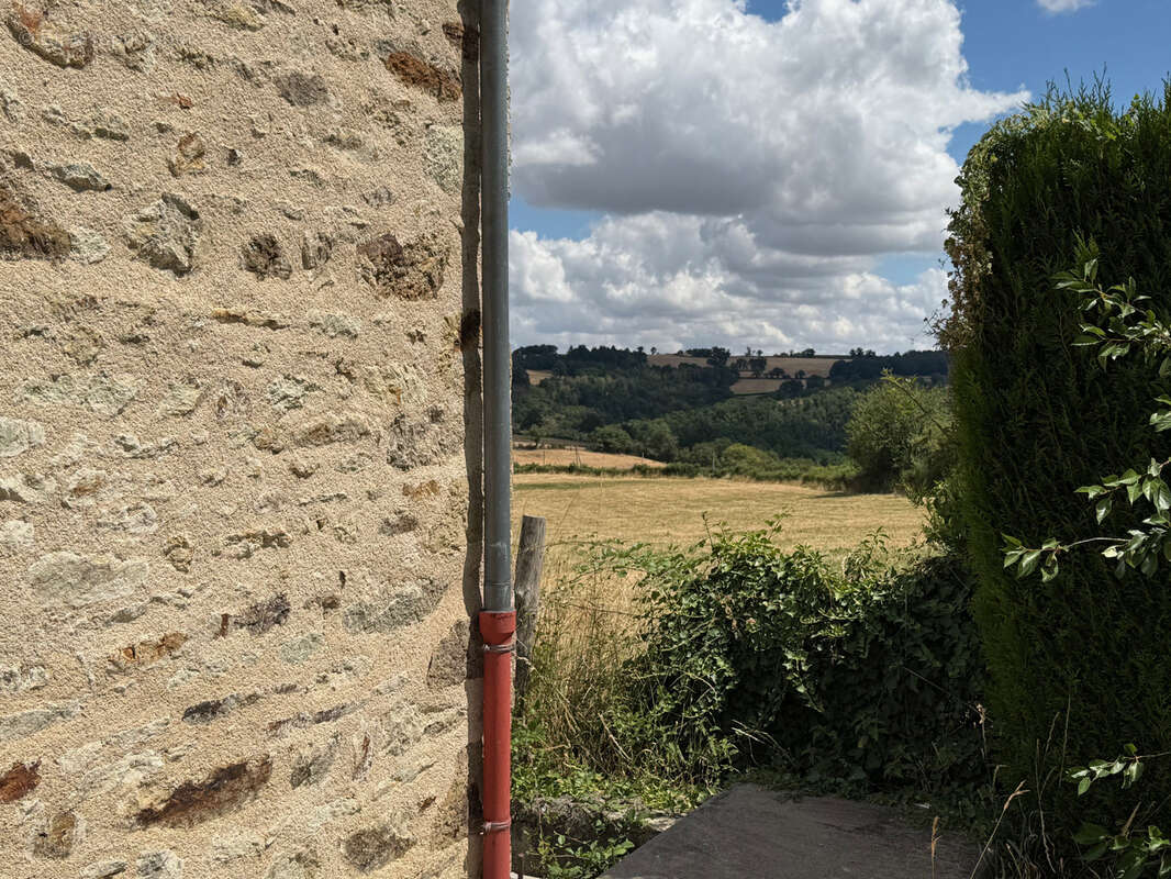 Auv 1224 : Maison en pierres, garage, vue superbe, 822m2 - photo 23