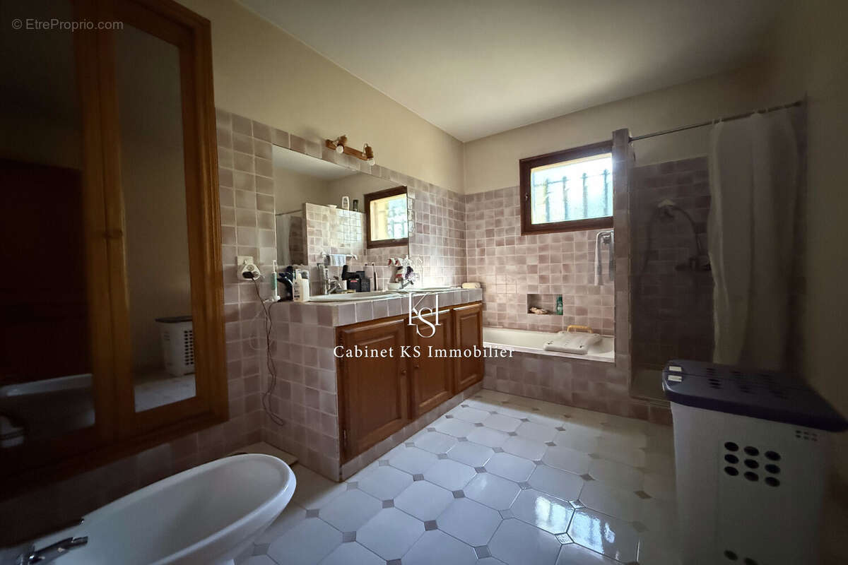Maison 5 pièces 120 m² à vendre à Nans-Les-Pins (83860) - photo 6