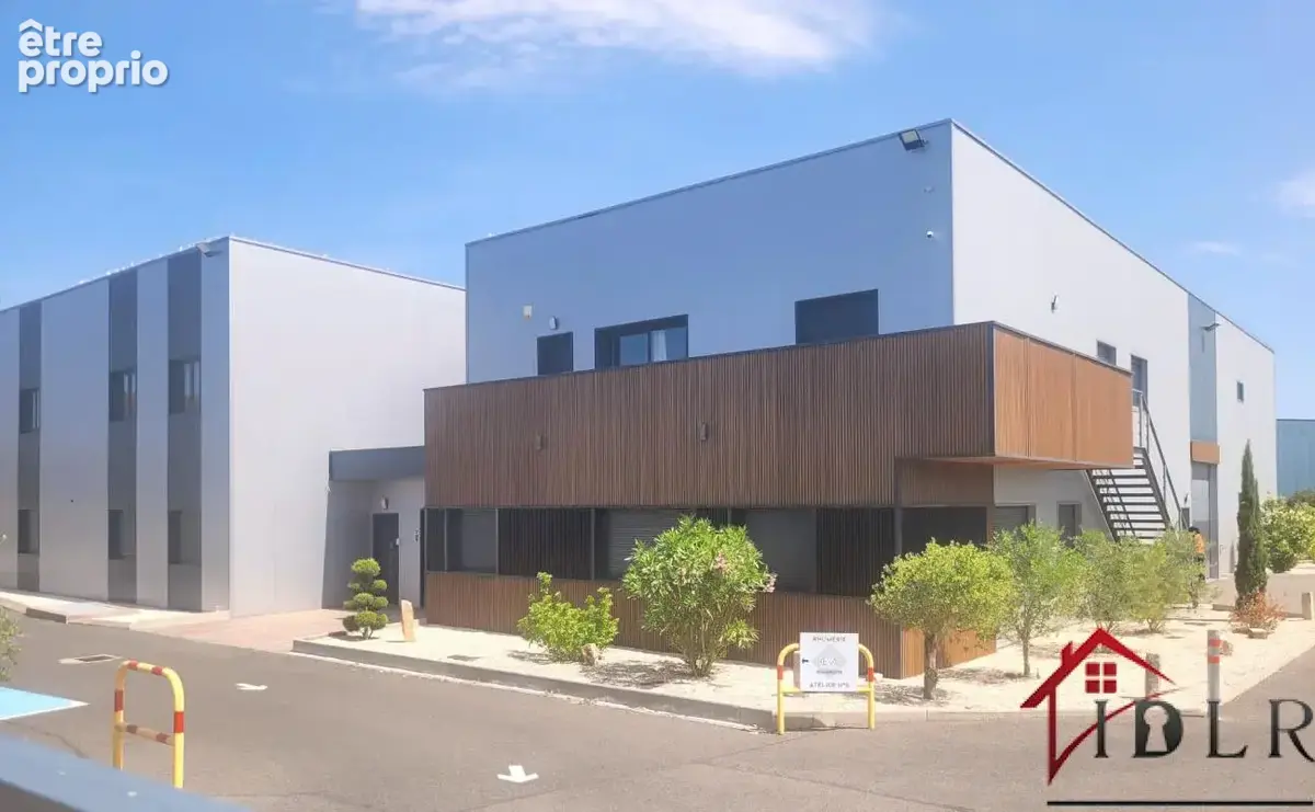 Coubert - batiment commercial + appartement - photo 2