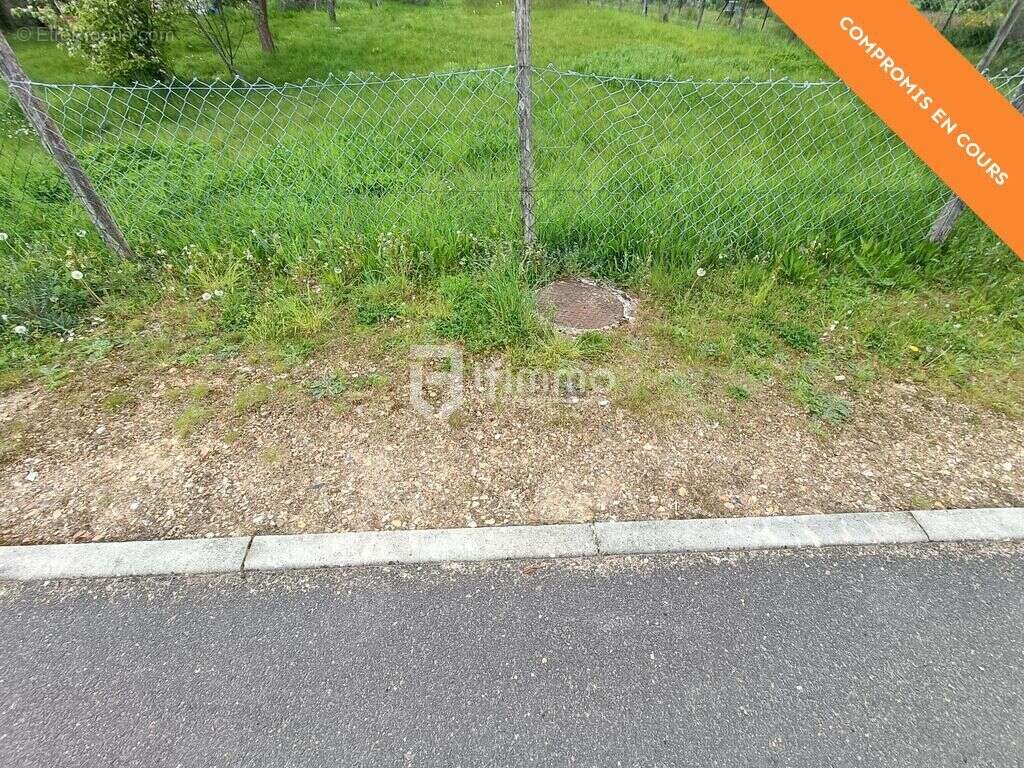 Terrain à FONTENAILLES