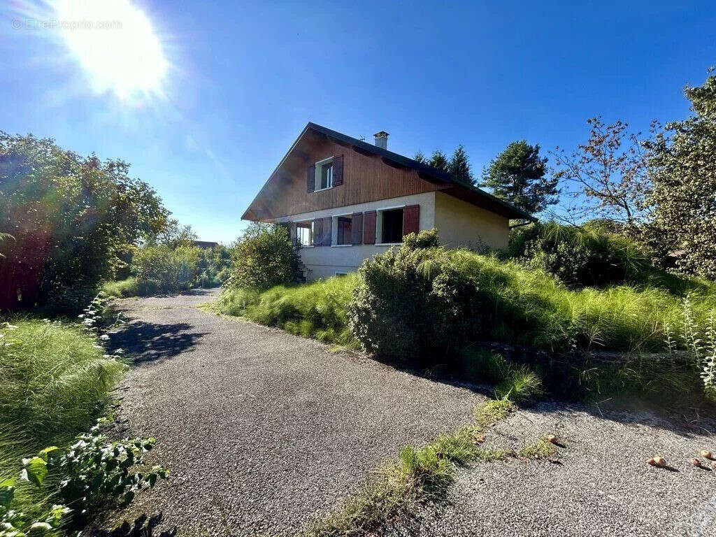 Appartement à GROISY