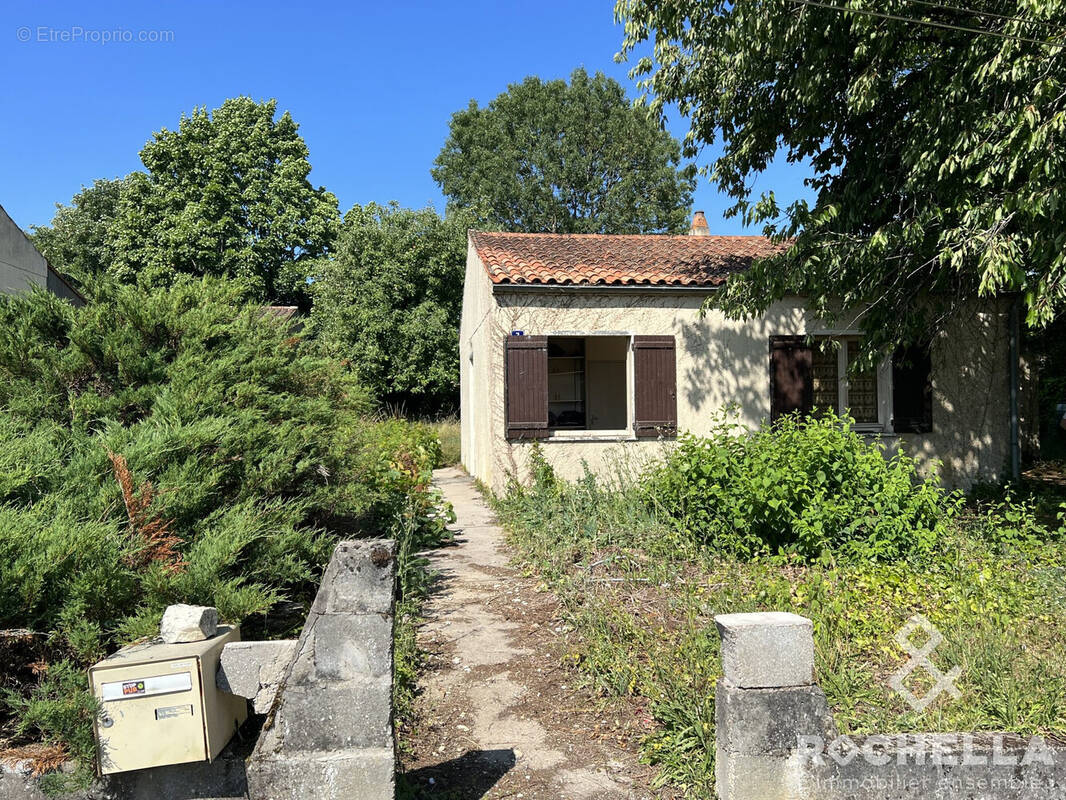 Maison à SAINT-HILAIRE-DE-VILLEFRANCHE