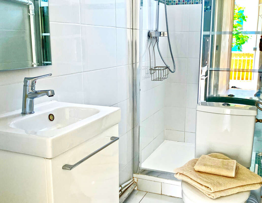 Villa rénovée divisée en 4 appartements à La Ciotat 50 m de la mer - photo 32