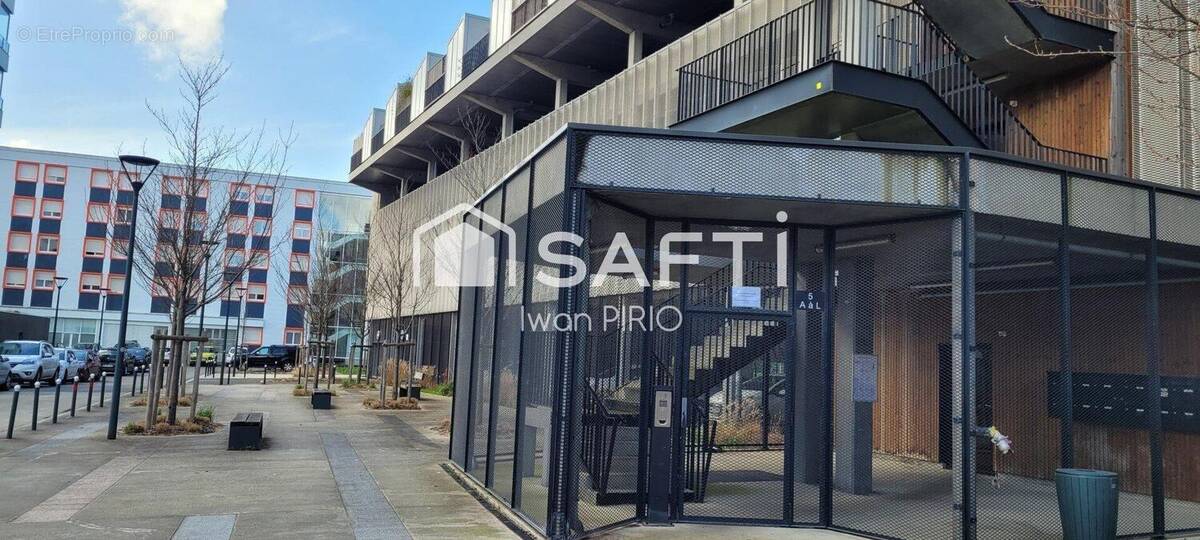 Photo 1 - Parking à RENNES