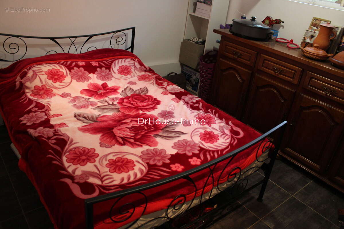 Maison à ROULLET-SAINT-ESTEPHE