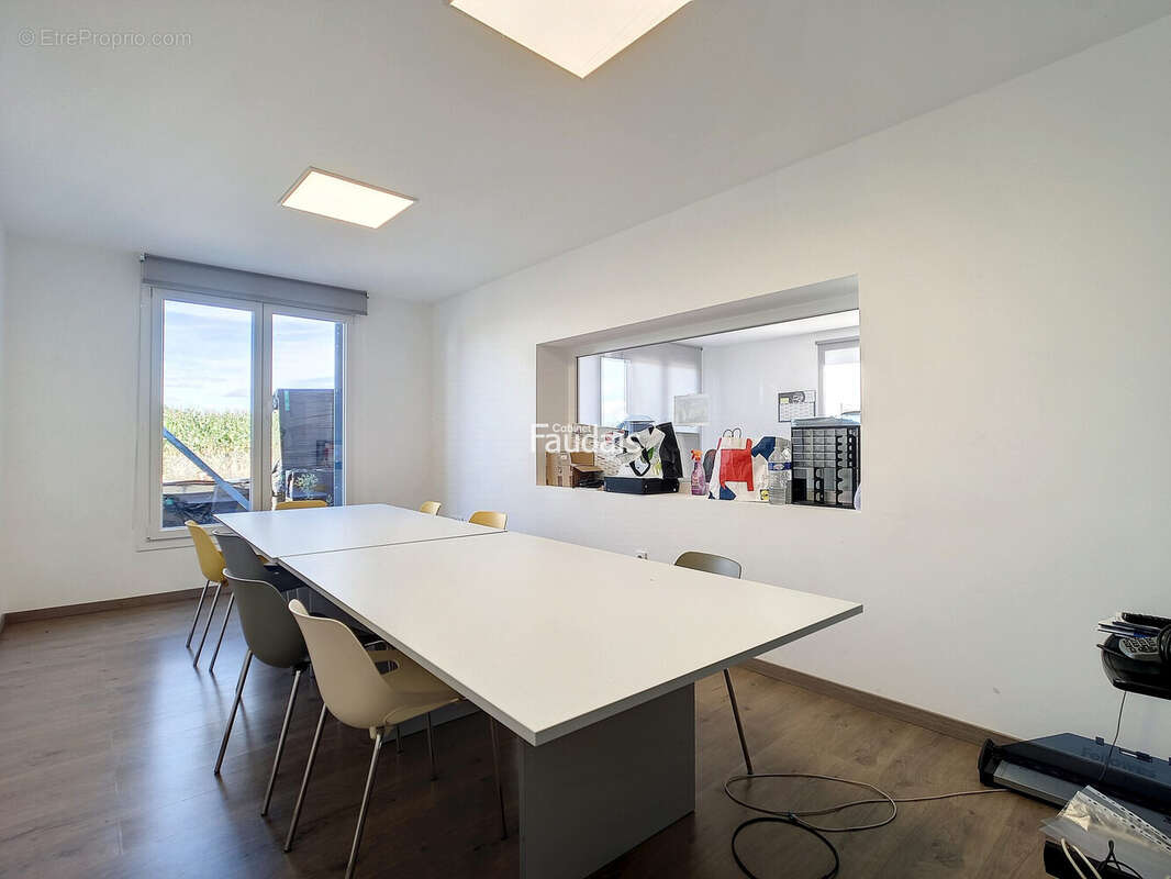 Commerce 430 m² à Dangy  - photo 3