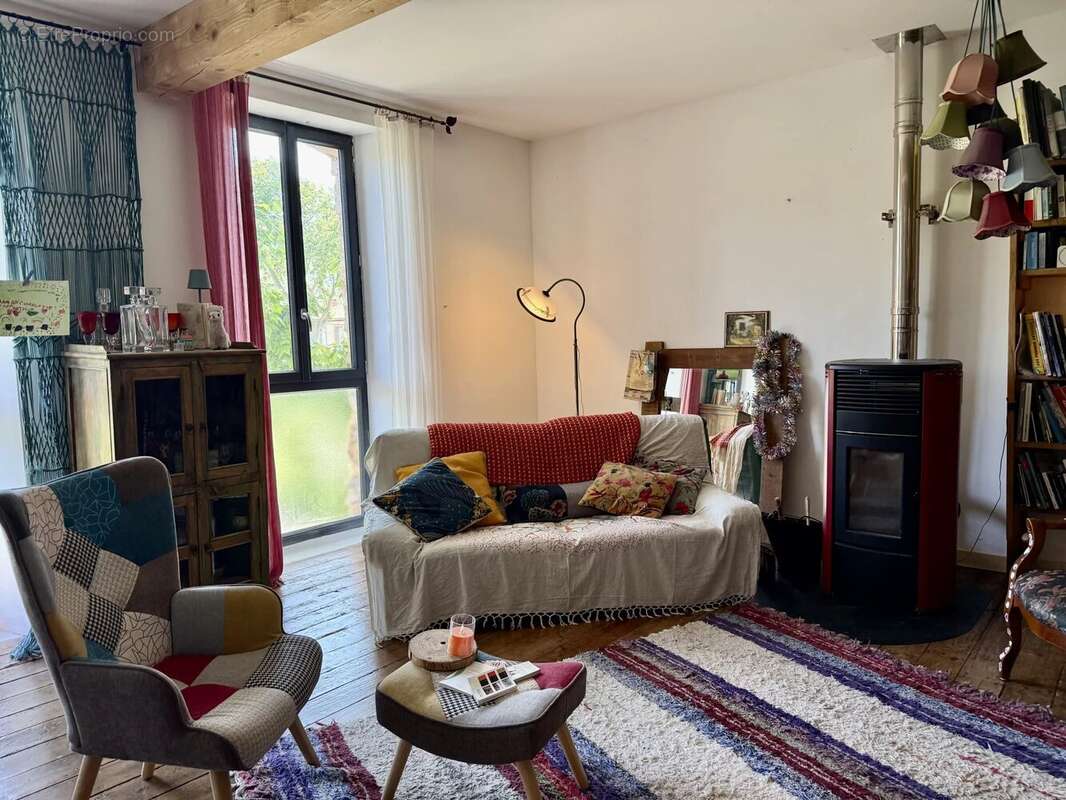Maison à FEUILLA
