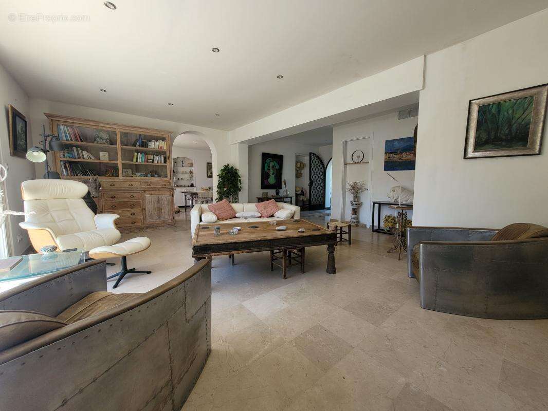 Maison à SIX-FOURS-LES-PLAGES