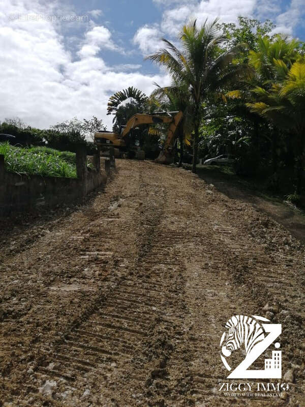 Terrain à PETIT-BOURG