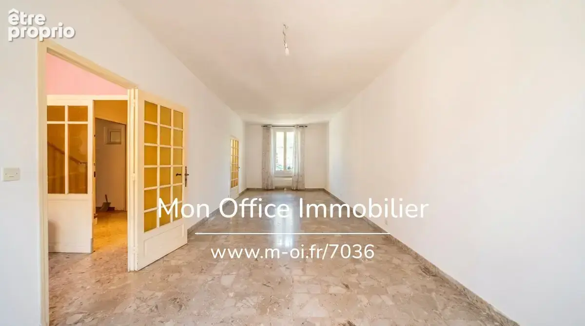 Référence : 7036-CDI - Grande maison de ville avec cour intérieure et fort potentiel - photo 5