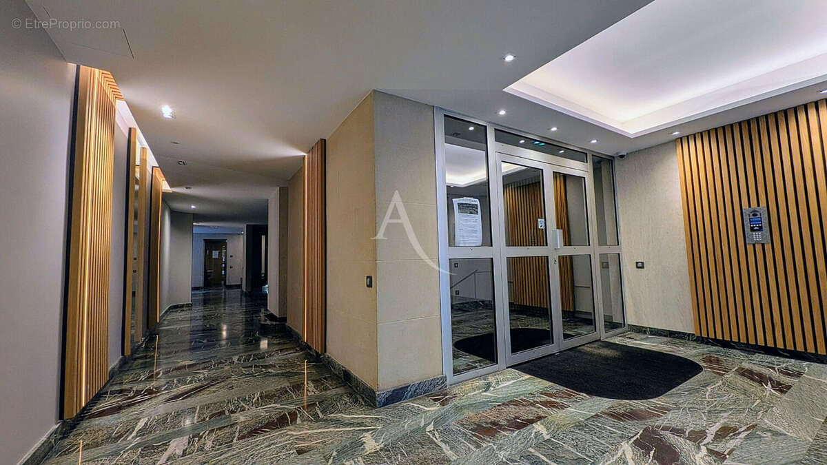 Appartement à PARIS-8E