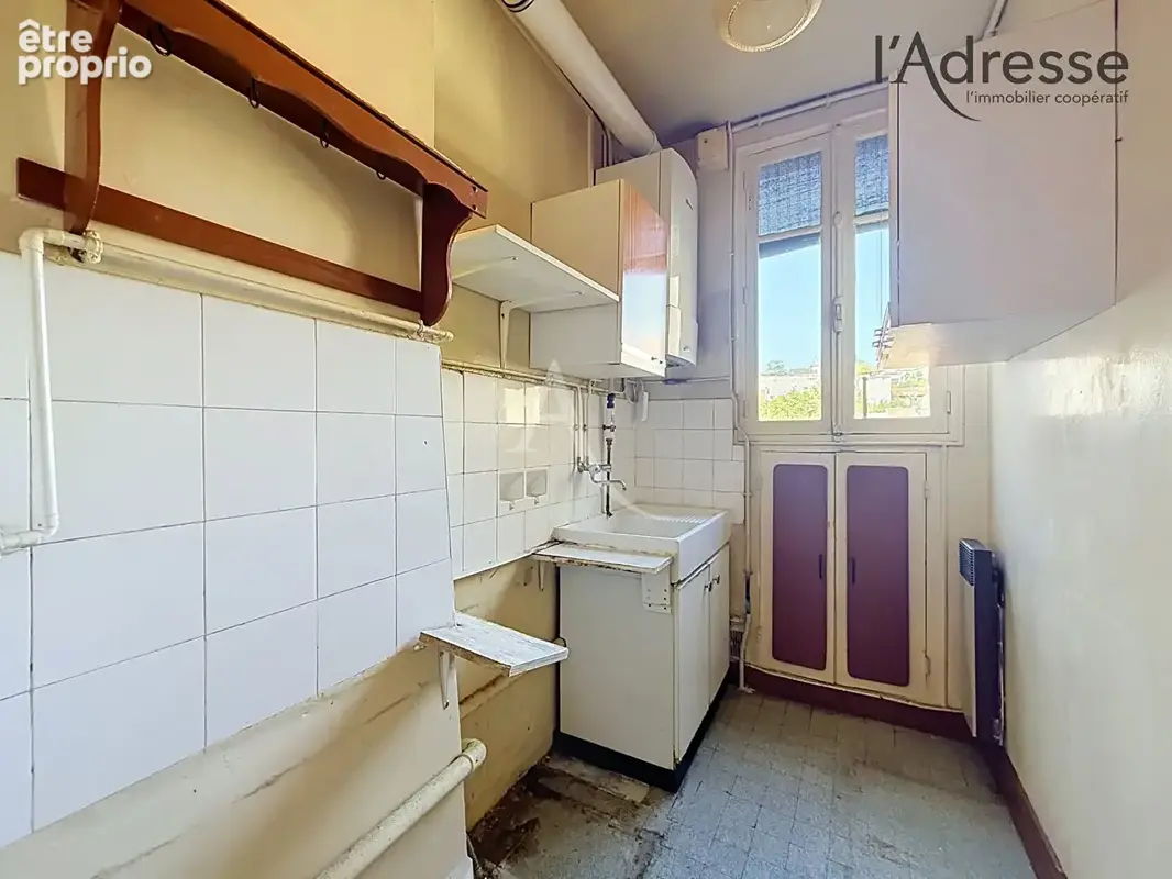 Suresnes Carnot - Appartement 3 pièces 42m² avec beau potentiel - photo 4