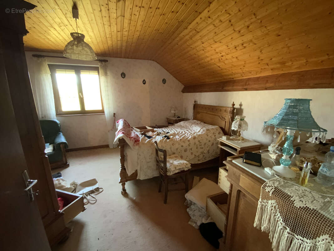 Maison à GRANGES-LE-BOURG