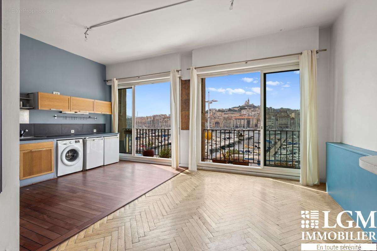 VIEUX-PORT – Exceptionnel T3 65 m² – Vue panoramique – Fernand POUILLON - photo 3