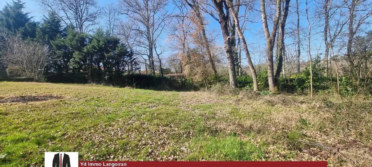 Terrain à LANGOIRAN