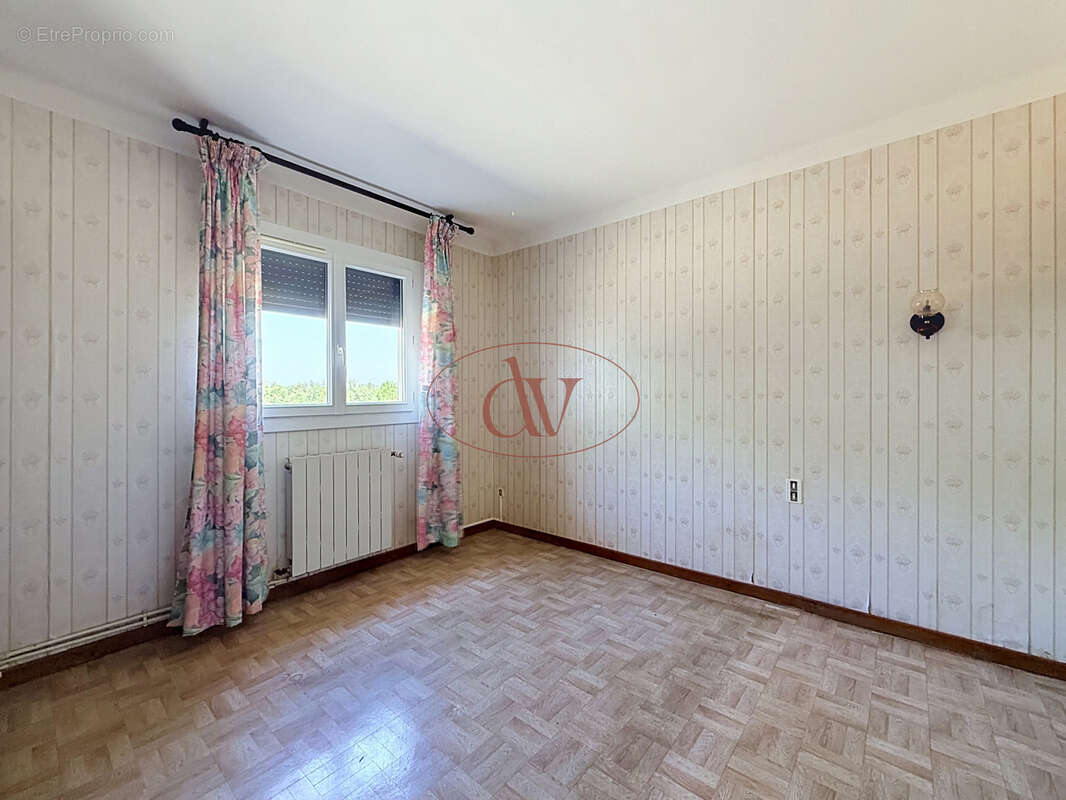 Maison plain pied 4 faces 100m2 - parcelle 3106m2 encore constructible - ( villelongue-dels-monts ) - photo 13