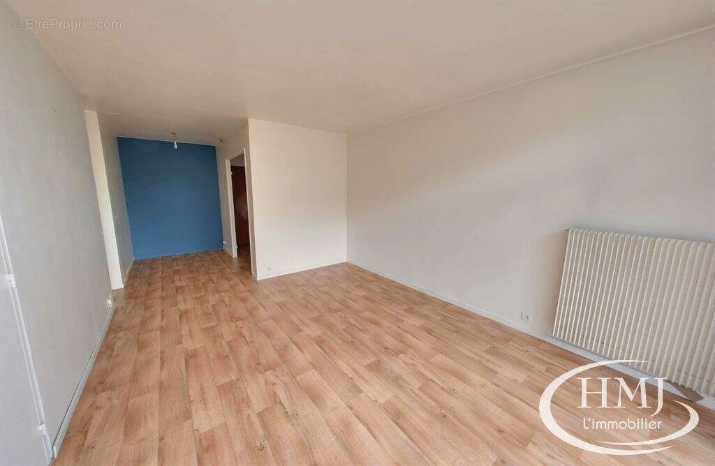 Appartement à COURCOURONNES
