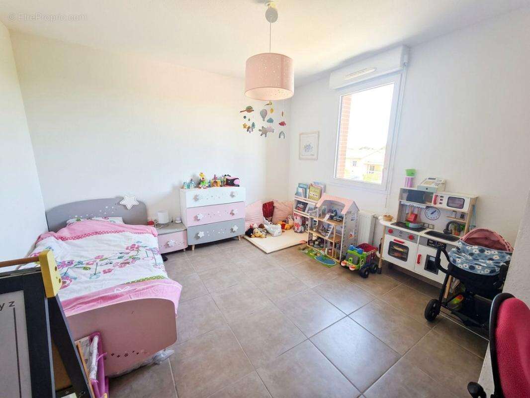 Appartement à BEAUZELLE