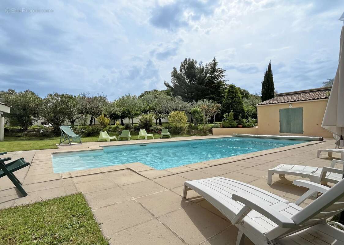 Maison à L'ISLE-SUR-LA-SORGUE