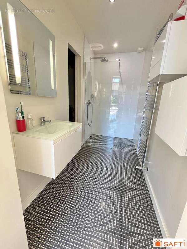 Maison 150 m² à Amfreville-La-Mi-Voie  - photo 8
