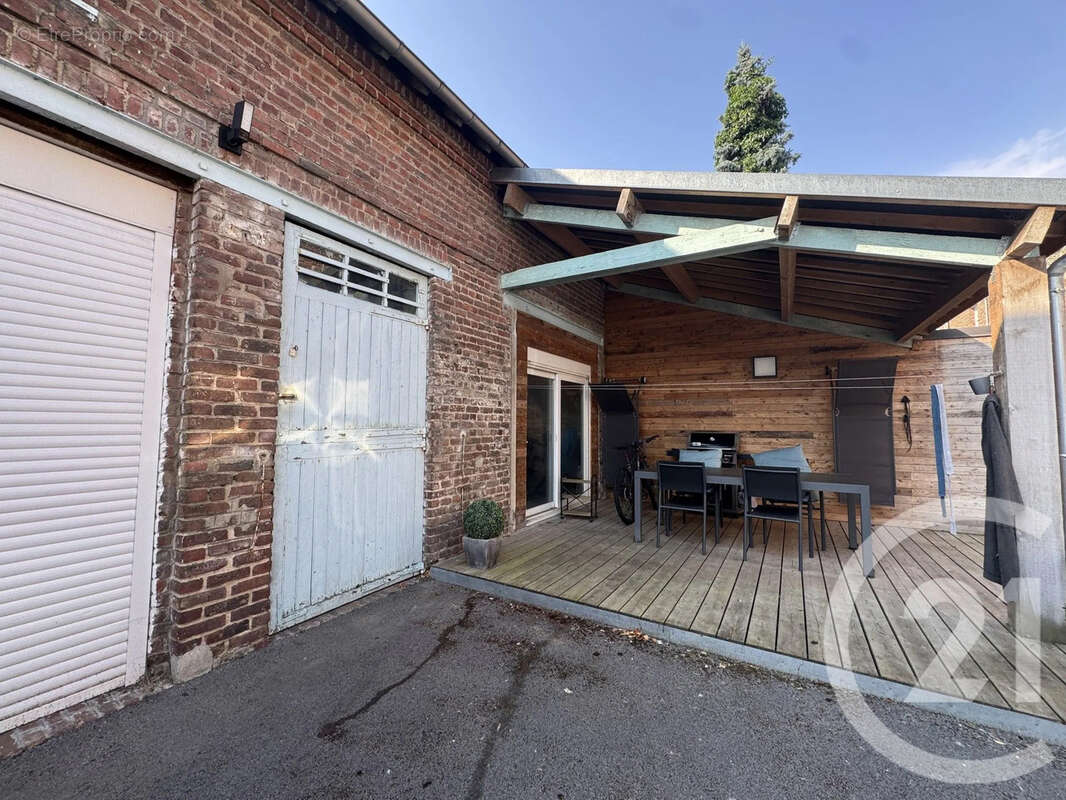 Maison 245 m² à Saint-Quentin  - photo 13
