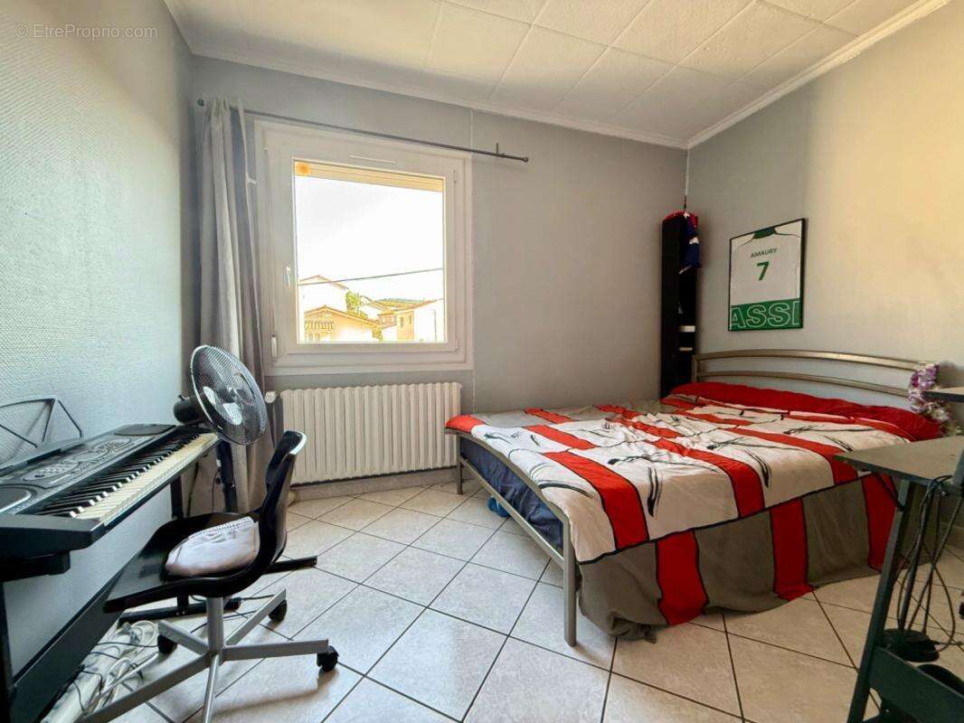 Appartement à vendre 5 pièces LE CHAMBON FEUGEROLLES (42) - photo 8