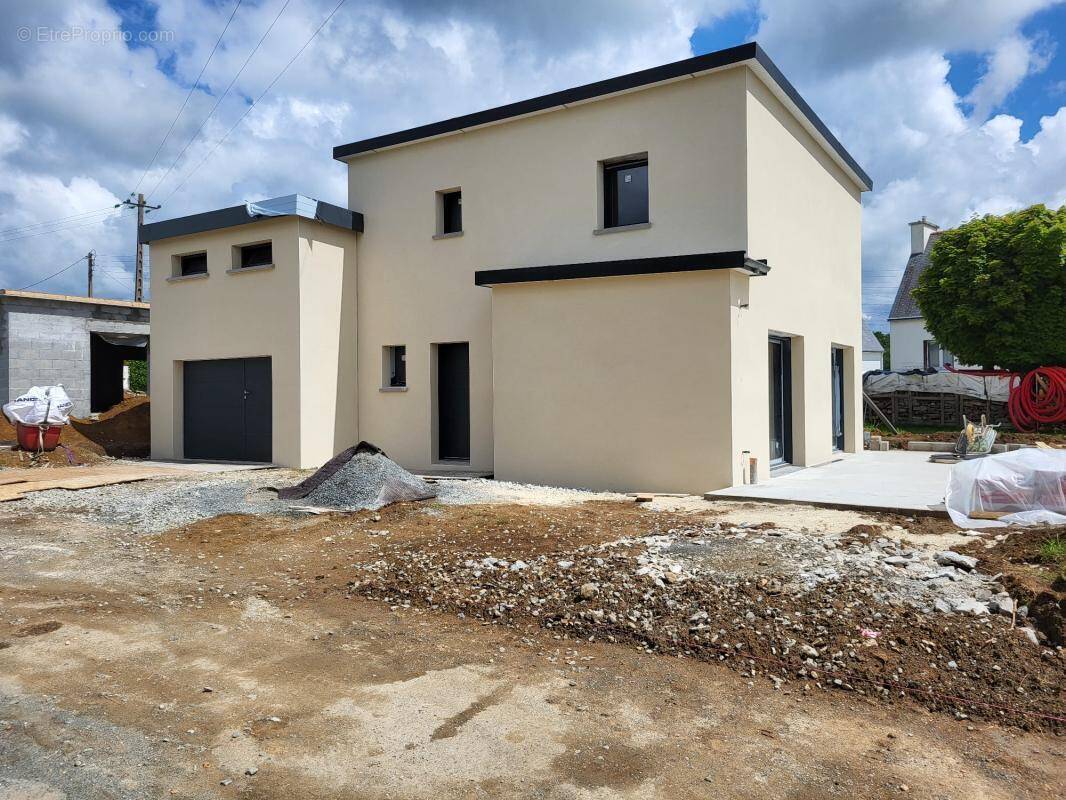 Maison à LANDREVARZEC