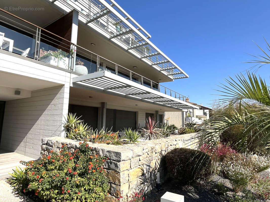 Appartement à MAUGUIO