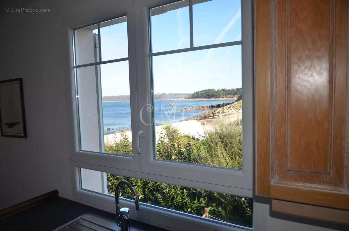 Maison à TREDREZ-LOCQUEMEAU