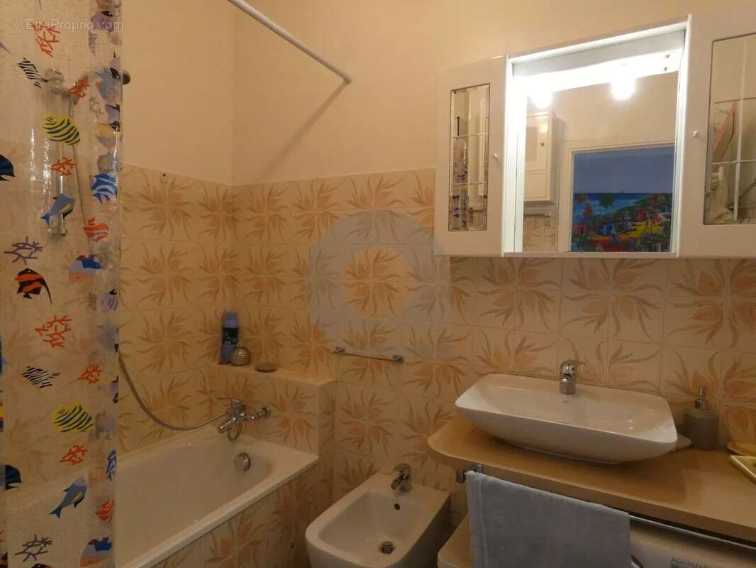 Appartement à ROQUEBRUNE-CAP-MARTIN