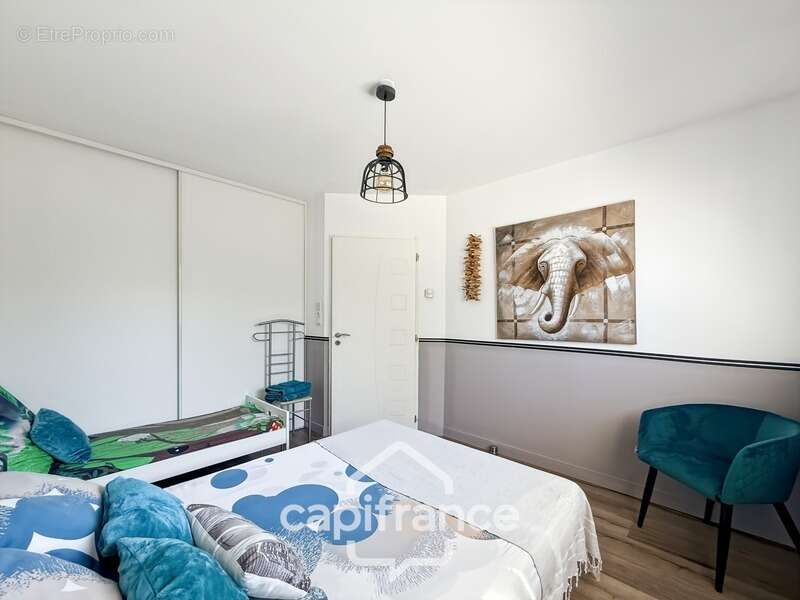 Maison contemporaine de plain-pied de 160 m² – 4 chambres – Véranda de 27 m² avec spa – Double garage – Carport – Noyal-Pontivy - photo 20