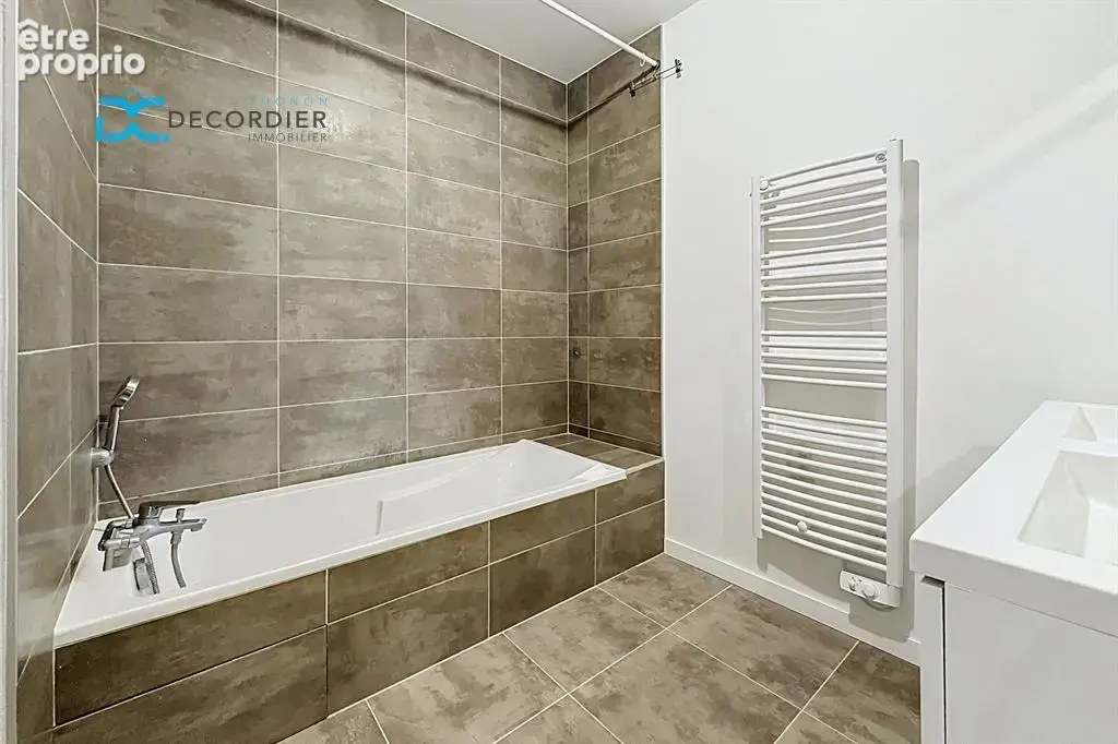 Superbe T5 Duplex récent avec terrasse, double garage et excellent DPE A/A !  - photo 18