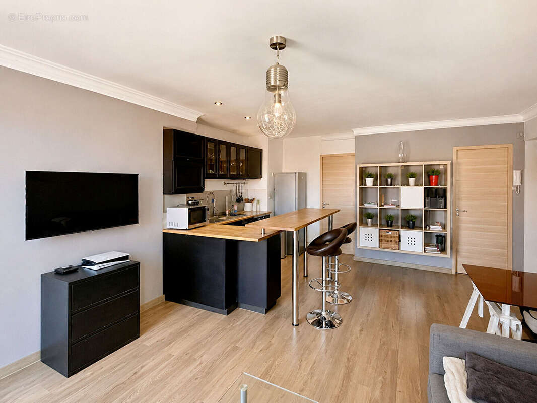 Appartement à MARSEILLE-2E