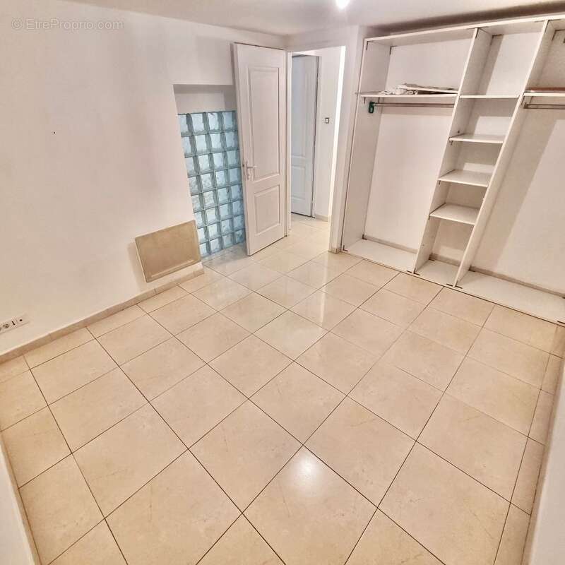 Appartement à LE MUY
