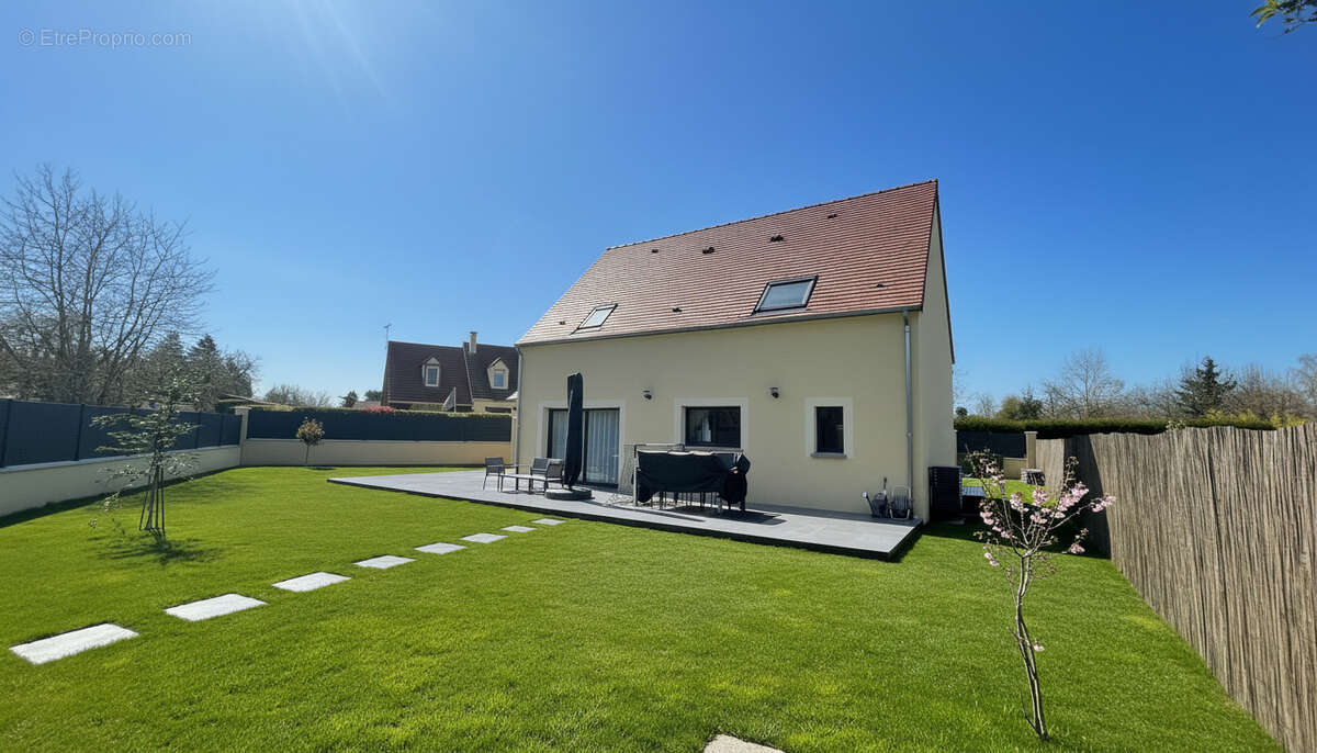 Maison à SAULX-MARCHAIS