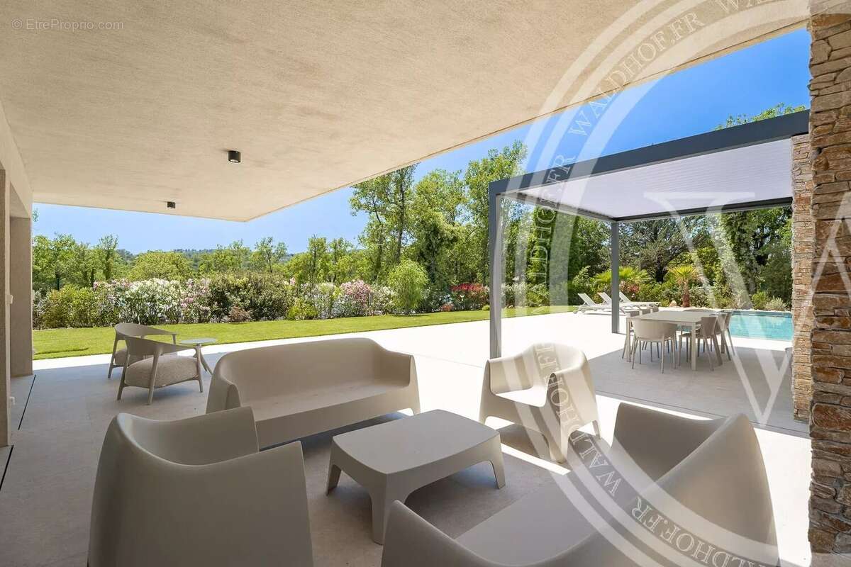 Maison à TOURRETTES