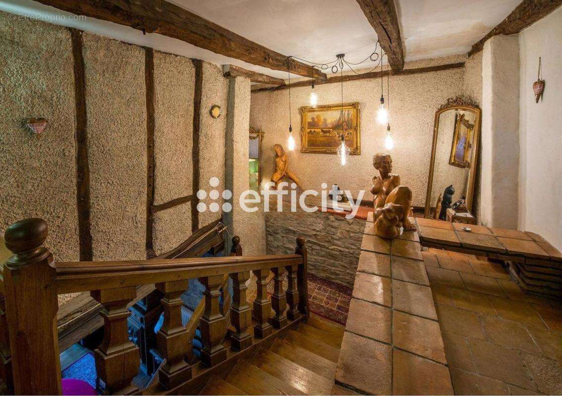 Maison 179 m² à Cordes-Sur-Ciel  - photo 3