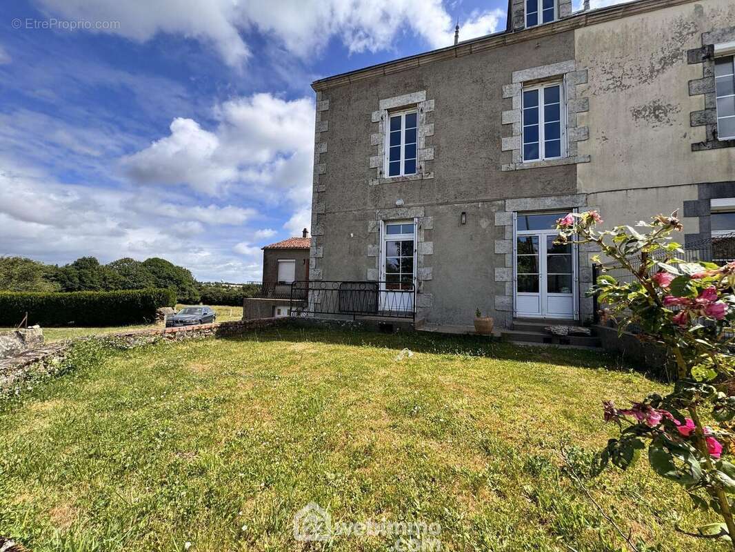 Découvrez cette maison de 126m² - Maison à MENOMBLET