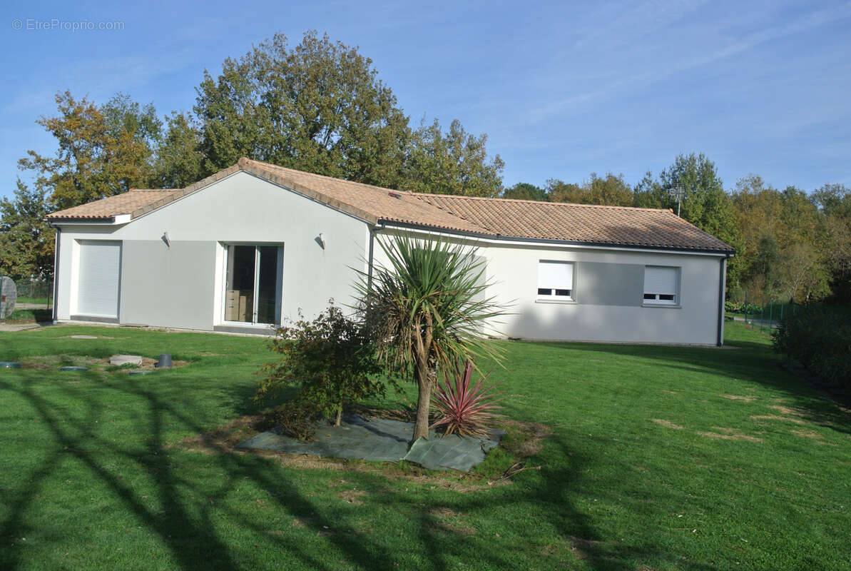 Maison à MAUVEZIN-SUR-GUPIE