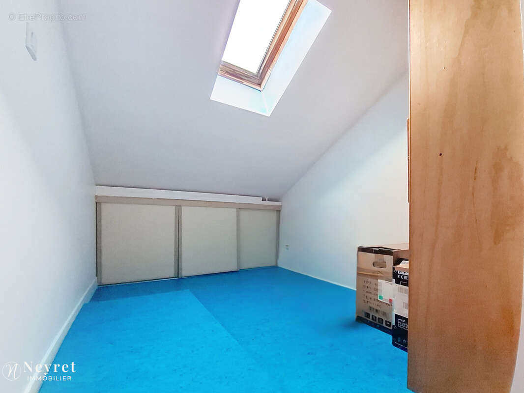 Appartement à SATHONAY-CAMP