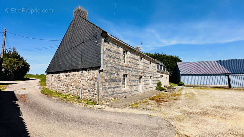Maison à CAST