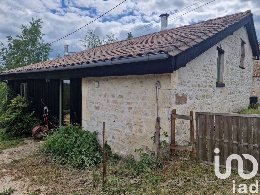Maison 90 m² à Varaignes  - photo 2