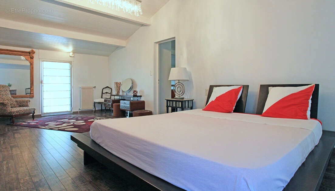 Maison à LAROQUE-TIMBAUT