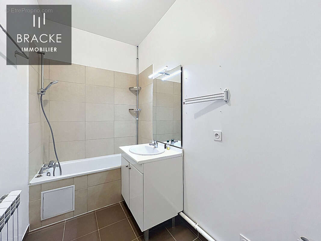 Appartement à LA GARENNE-COLOMBES